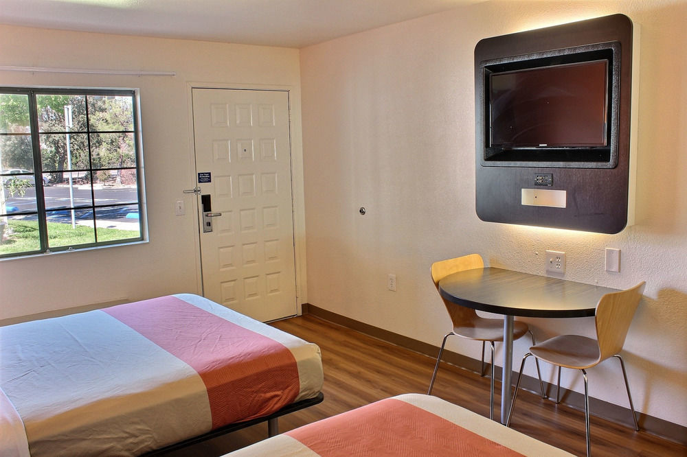 Motel 6-Paso Robles, Ca Dış mekan fotoğraf