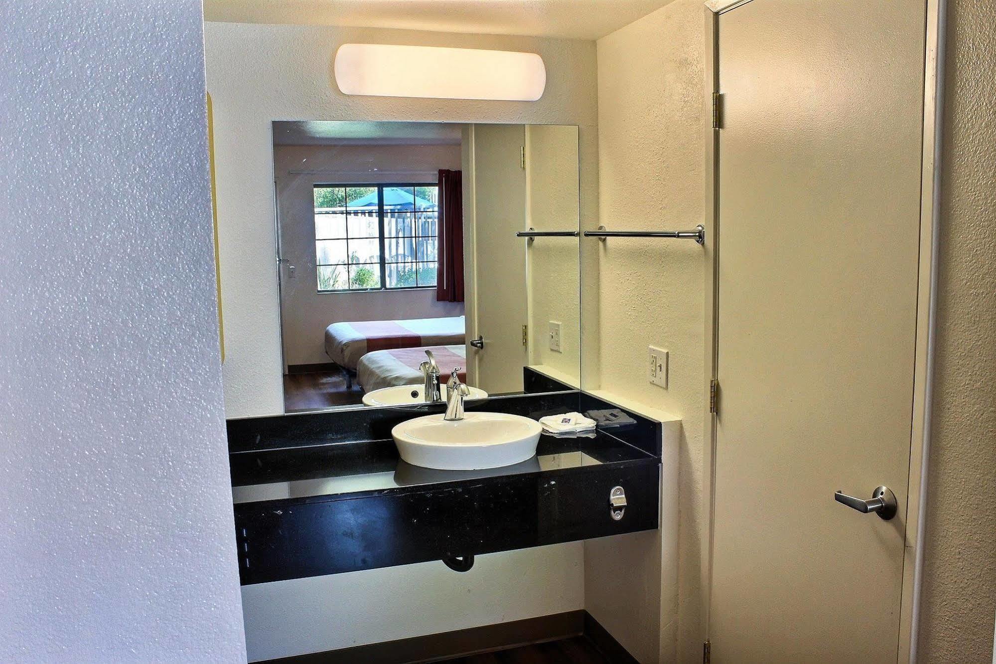 Motel 6-Paso Robles, Ca Dış mekan fotoğraf