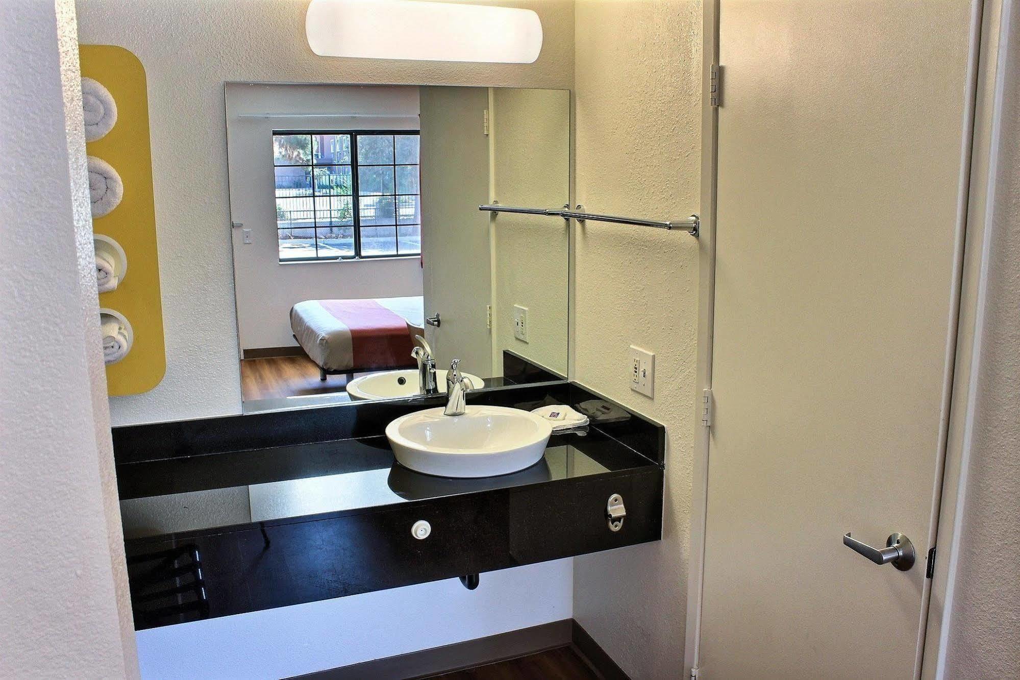 Motel 6-Paso Robles, Ca Dış mekan fotoğraf