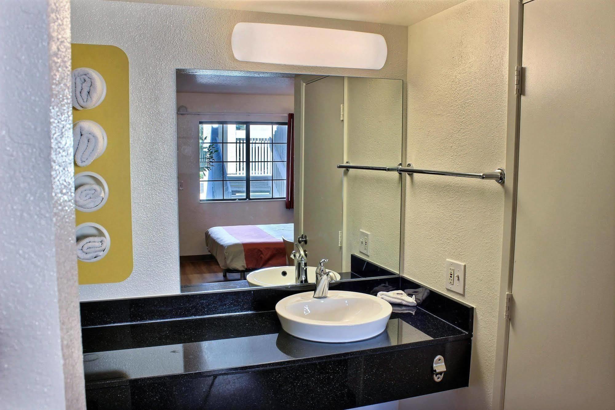 Motel 6-Paso Robles, Ca Dış mekan fotoğraf